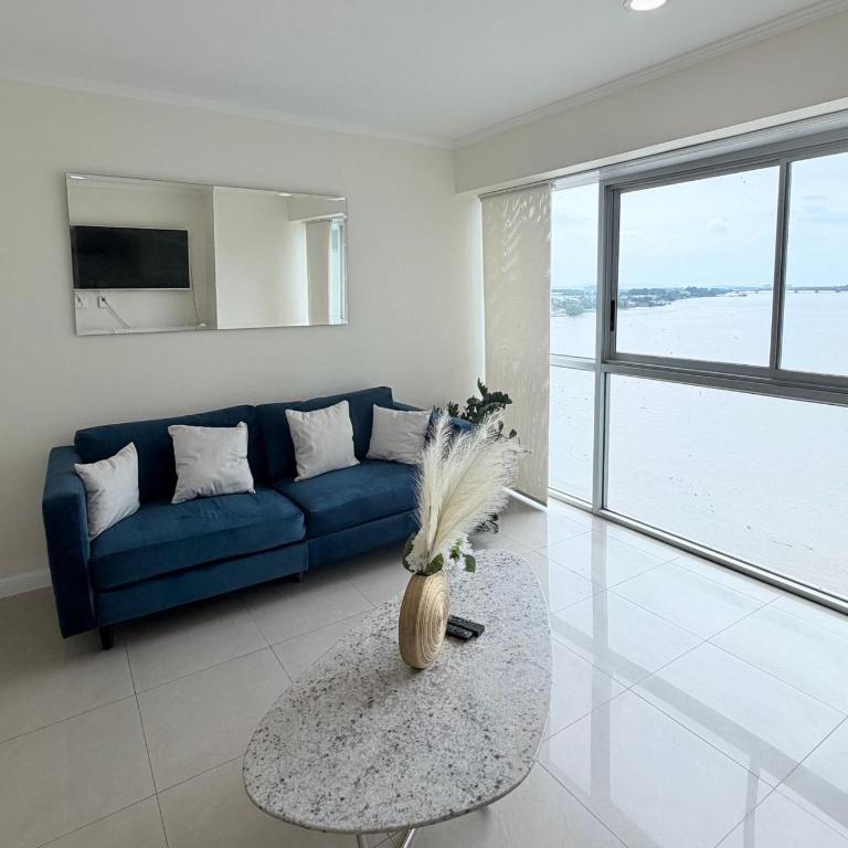 Riverfront I, piso 6, suite vista al rio, Puerto Santa Ana, Guayaquil - Apartamento de 1 dormitorio - 2