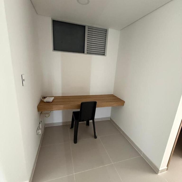Apartamento moderno en piso 9 - Three-Bedroom Apartment - 3