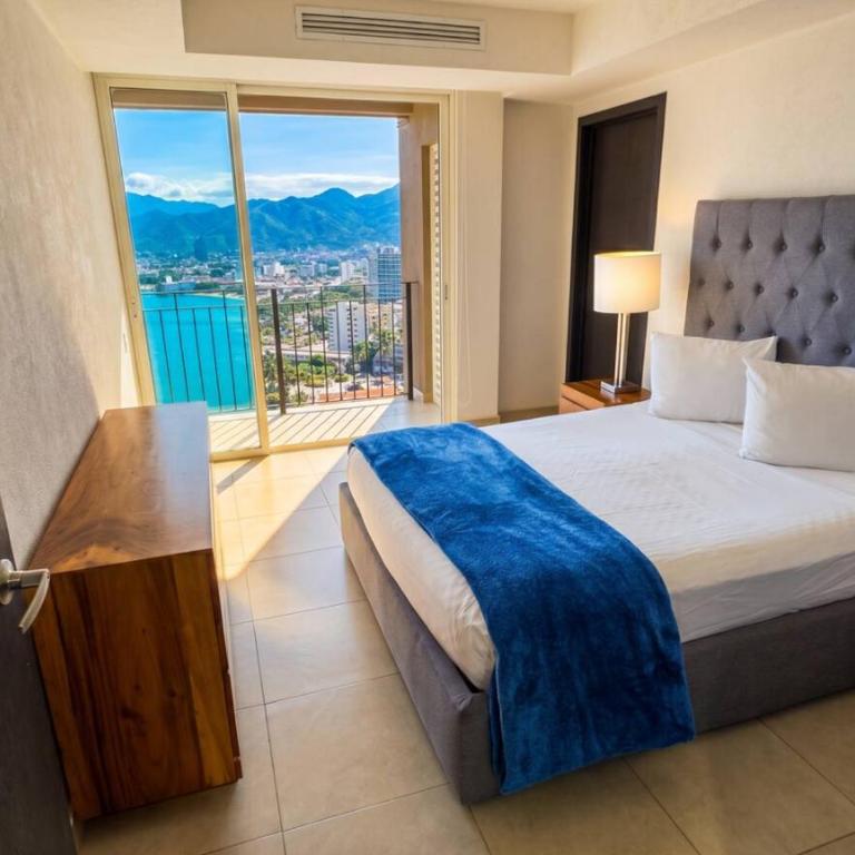 Grand Venetian Oceanfront by Monyxbnb - Two-Bedroom Apartment with Ocean View - 12