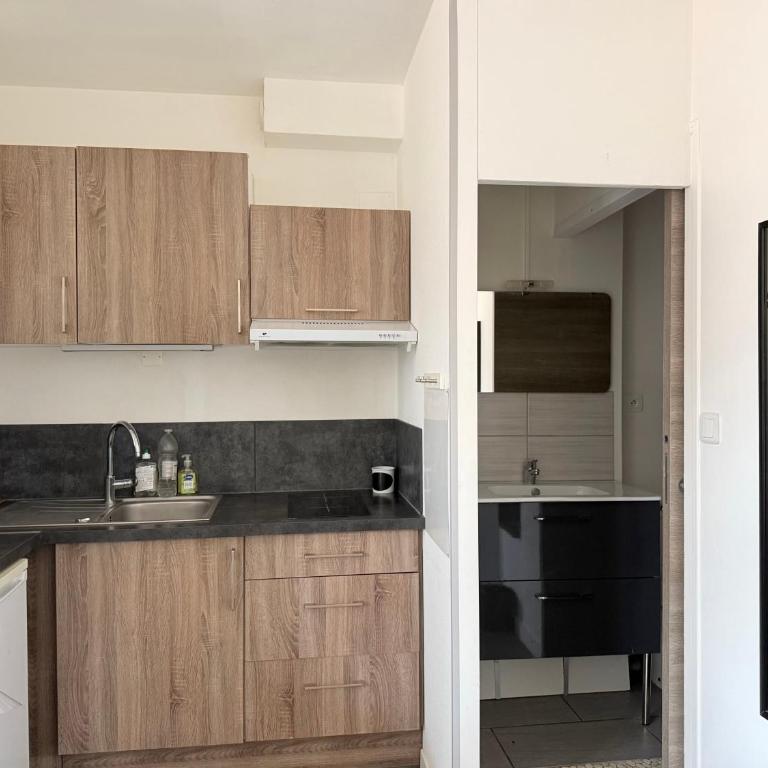 Le Petit Rochelais, Downtown, Air Conditioning - One-Bedroom Apartment - 6