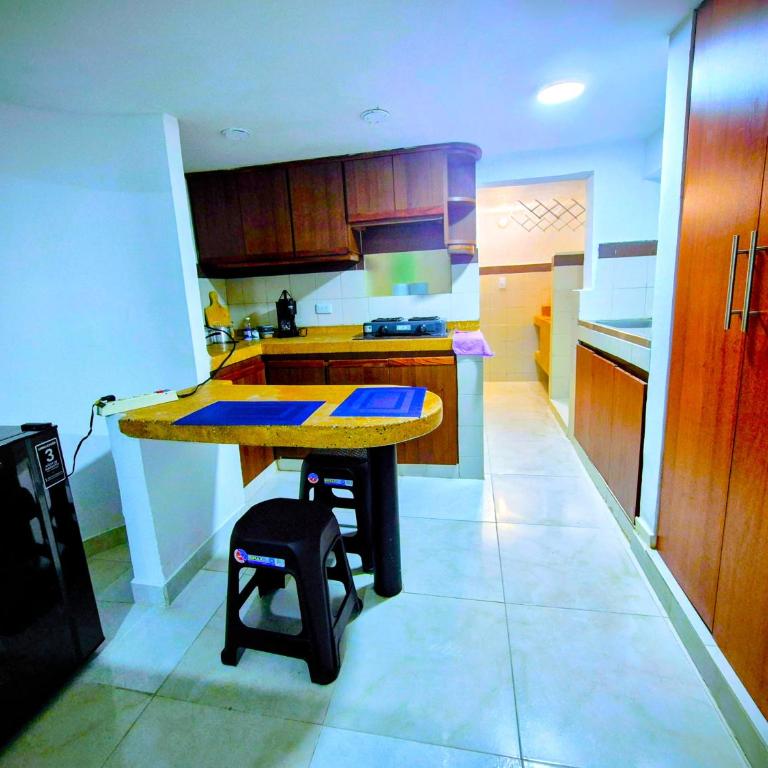 Apartaestudio en 1er piso, A pocos pasos del Estadio Pascual Guerrero, Hospital Departamental, Imbanaco, Unicancer, Centro Médico San José, Piscinas OByrne, Mulato Cabaret, Univalle, Escuela Deporte, Parqueo 1 moto - One-Bedroom Apartment - 5