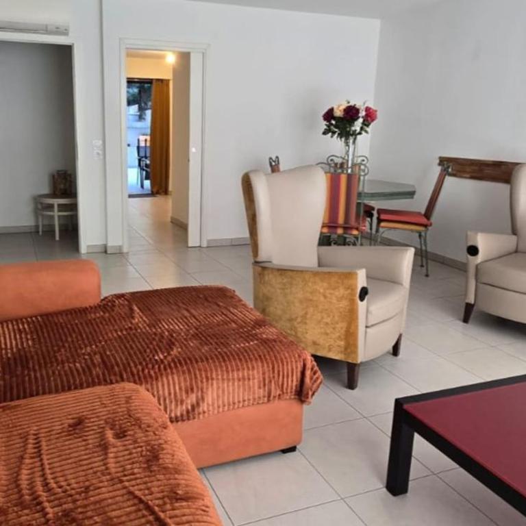 Spacious T3 with garden in Saint-Raphaël - Apartment - 3