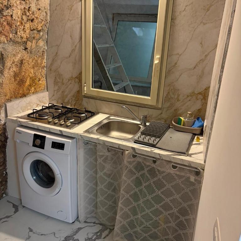 Casa Mediterraneo - One-Bedroom Apartment - 4