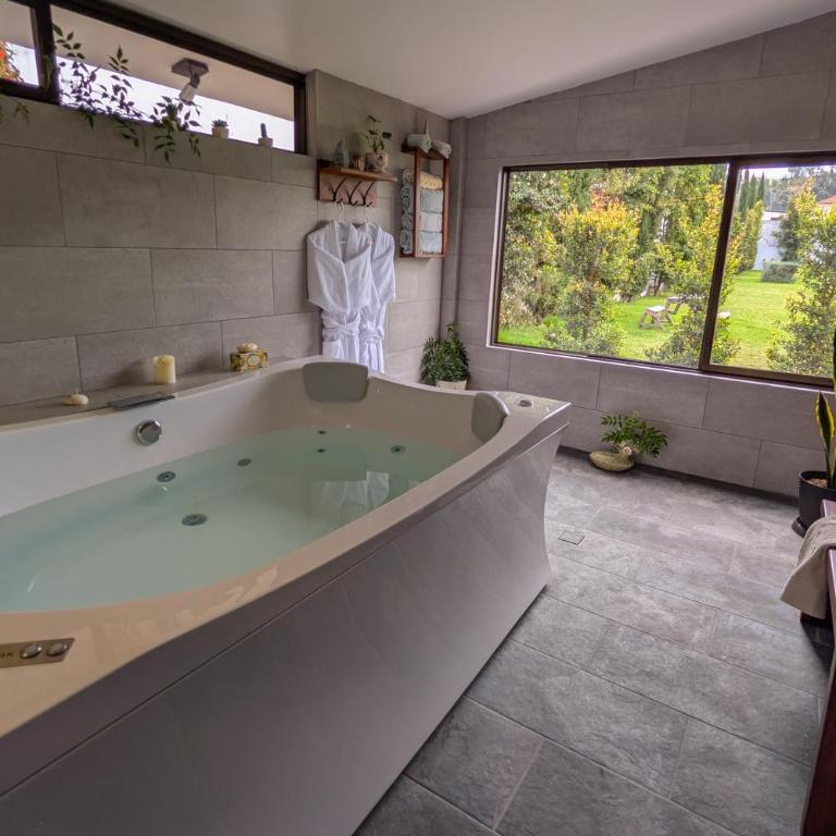 Private Chalet with Gardens and Hot Tub - Casa de 5 dormitorios - 1