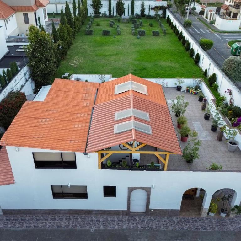 Private Chalet with Gardens and Hot Tub - Casa de 5 dormitorios - 2