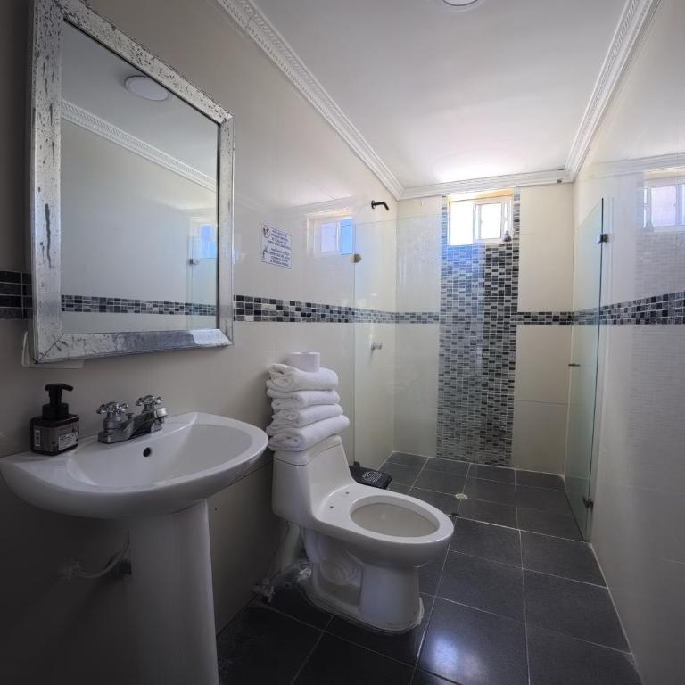Apartamentos Isla Tropical - Habitación Familiar con balcón - 3