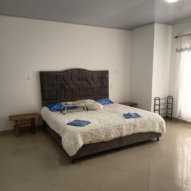Casa Tipo Cabaña de Descanso En La Jagua Huila, Fresca Elegante - Three-Bedroom House - 4