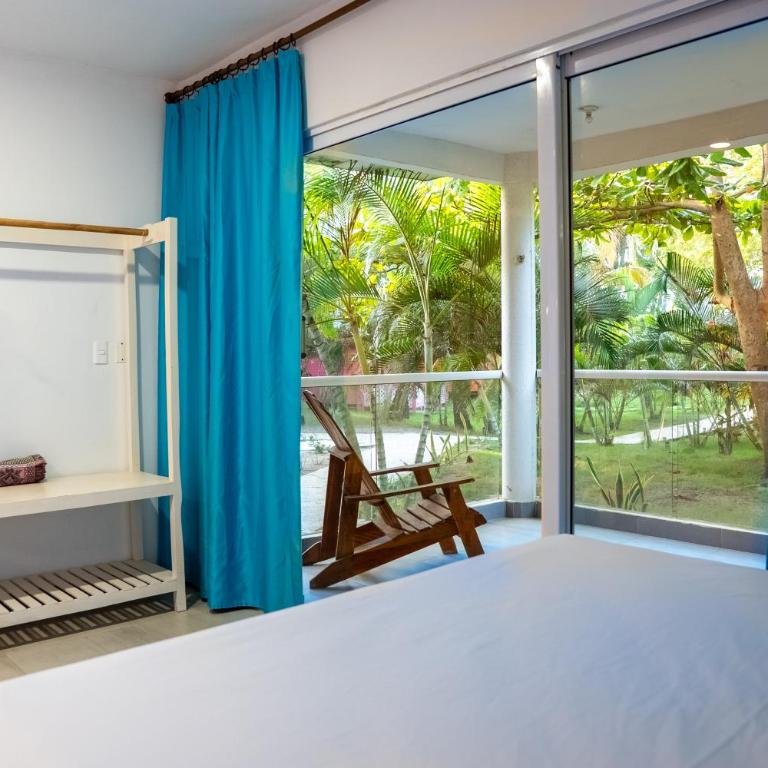 Blue Mango Beach Hotel - Suite con balcón - 9