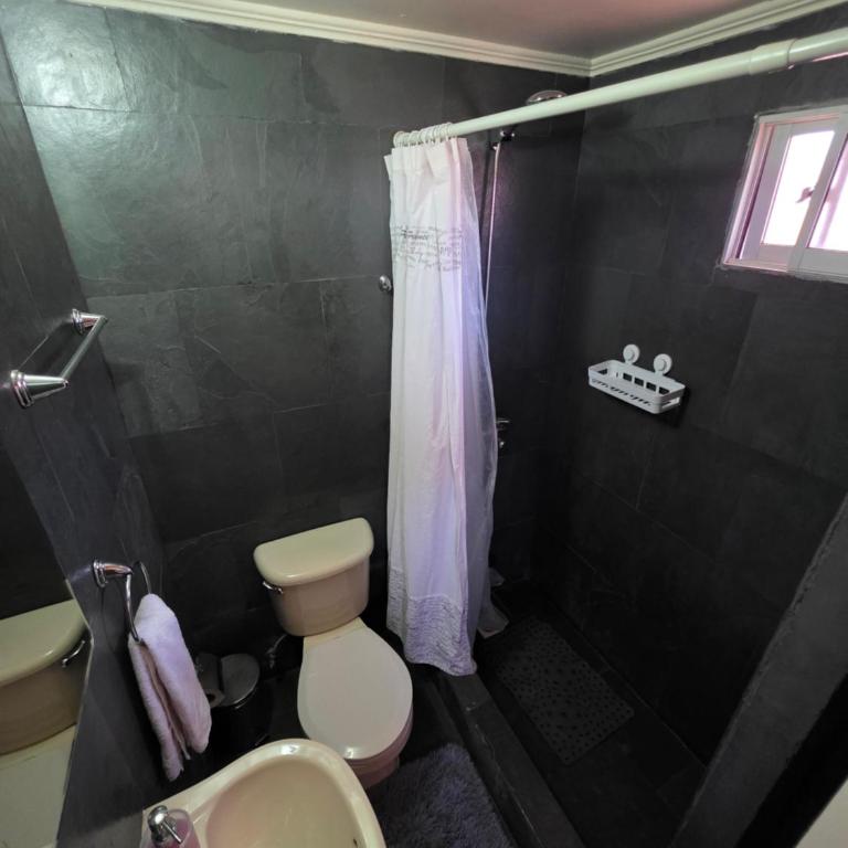 Hostal Desert - Habitación Triple con baño - 3