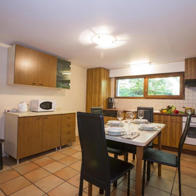 Chalet Chantey Mourry 67 Ski Chalet & Sleeps 8-9 - Happy Rentals - Chalet con 3 Camere da Letto - 4