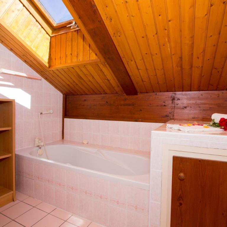 Chalet Chantey Mourry 67 Ski Chalet & Sleeps 8-9 - Happy Rentals - Chalet con 3 Camere da Letto - 17