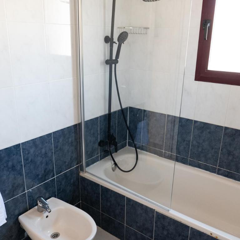Topacio 50m de la Playa de la Fossa - Two-Bedroom Apartment - 2