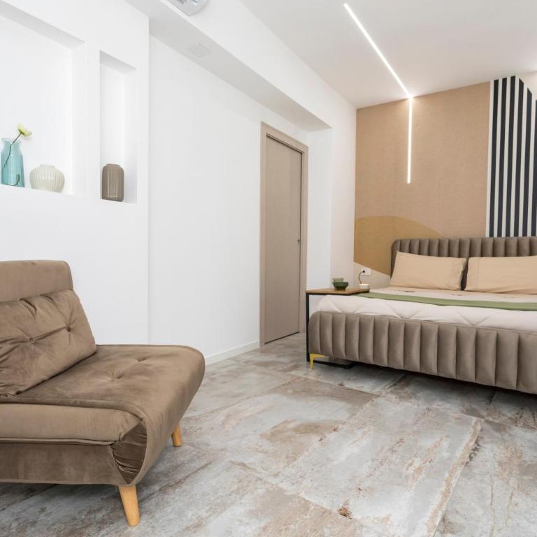 Neg Naumachia Rooms - Triple Room with Shower - 1