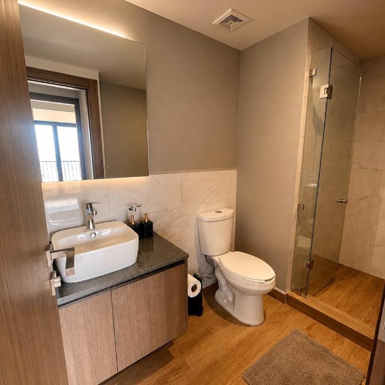 Luxury Apartment with Pool & Monument View - One-Bedroom Apartment - 13