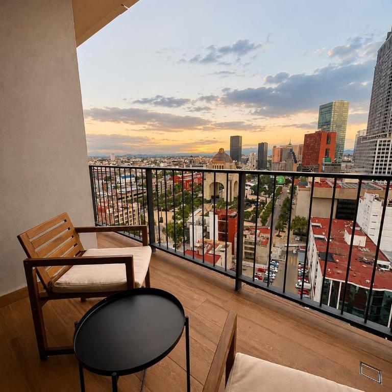 Luxury Apartment with Pool & Monument View - One-Bedroom Apartment - 5