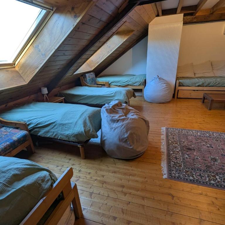 Grande maison familiale proche lac et stations - Maison de Vacances - 17