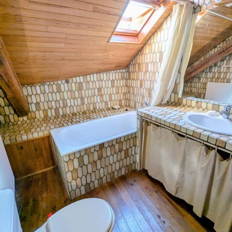 Grande maison familiale proche lac et stations - Maison de Vacances - 23