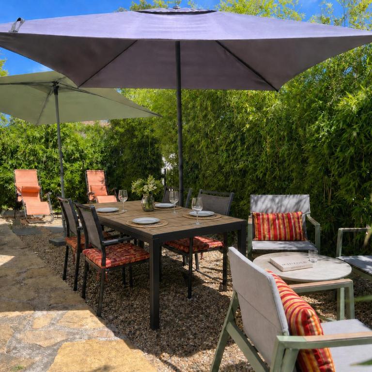 Sanary-sur-Mer, T2 avec jardin privé, parking gratuit, à 2 min du port, climatisation, bastide provençale 1900 - Apartment mit 1 Schlafzimmer - 1