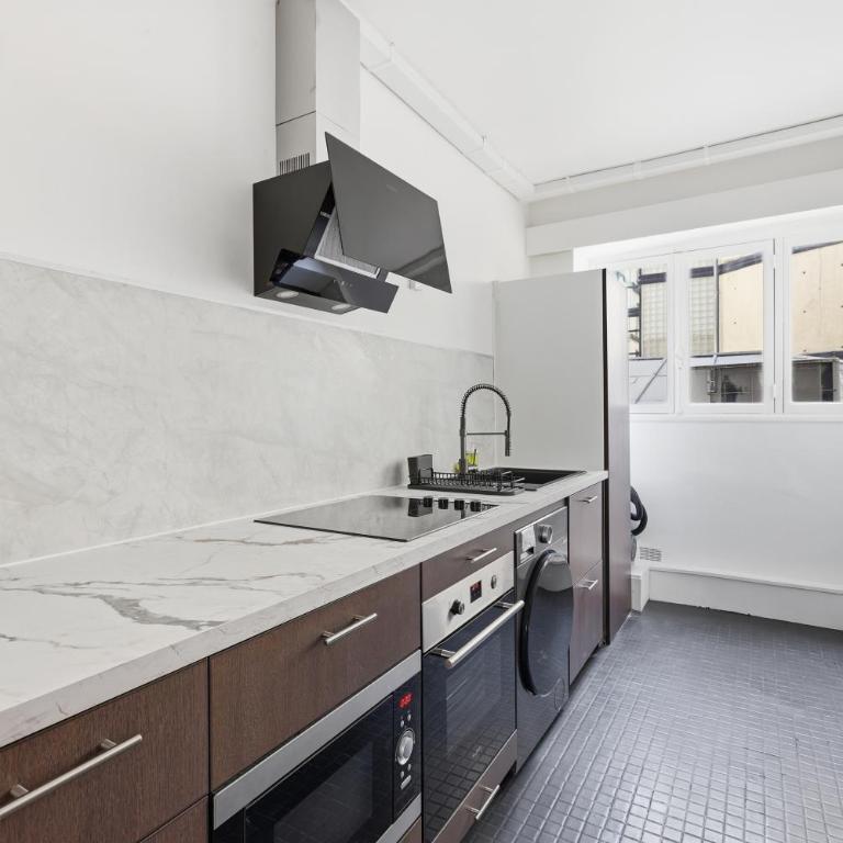 Grand 4BR Paris Flat Near the Louvre with Netflix - Apartamento con 4 dormitorios - 17