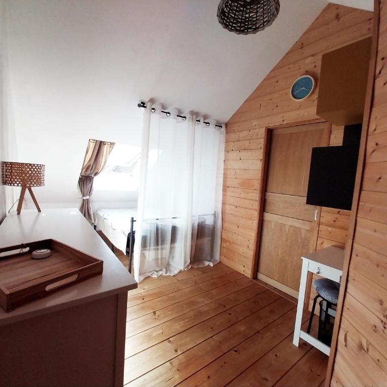 Chambre confort, 3mn du lac d'Annecy - Chambre Double - Vue sur Montagne - 3