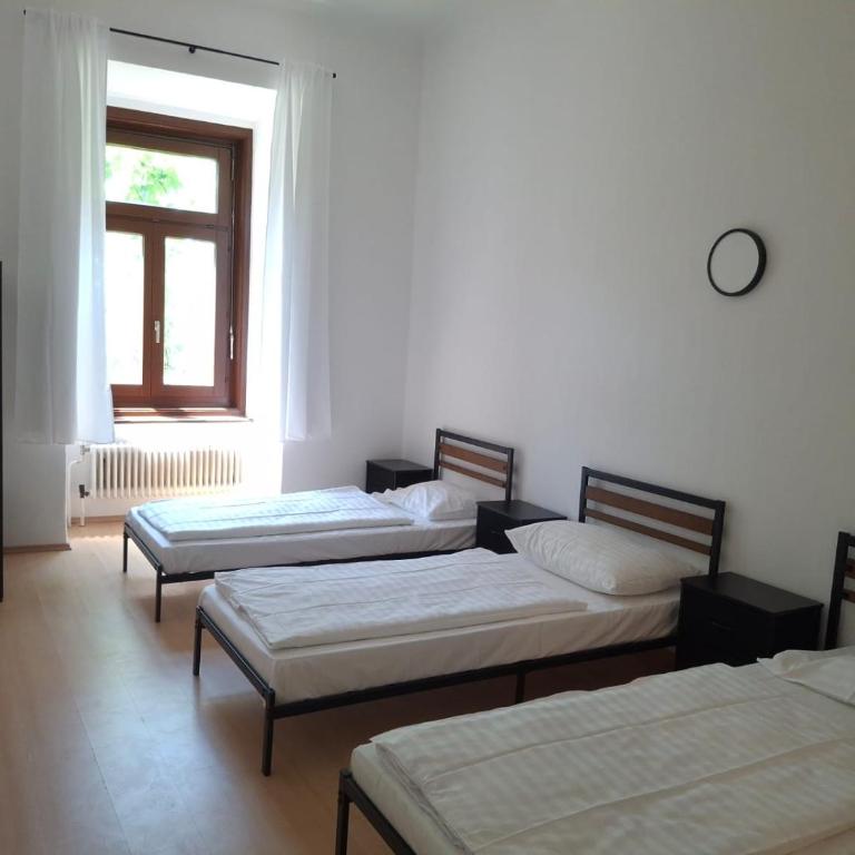 NUMBR25 - self service & low budget Hotel - Appartamento Familiare con 2 Camere da Letto e Vista - 3