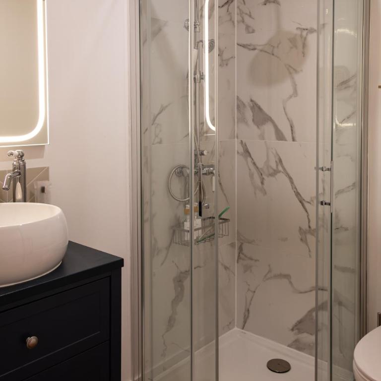 Le Mimosa - Centre-Ville - Élégance - Clim - Wifi - Studio Apartment with Queen Bed - 9