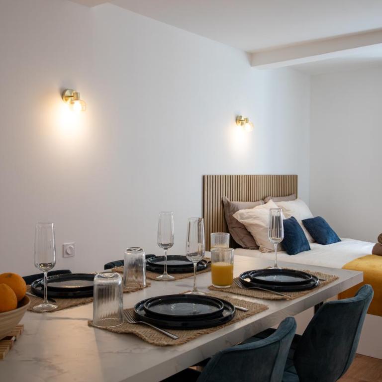 Le Mimosa - Centre-Ville - Élégance - Clim - Wifi - Studio Apartment with Queen Bed - 2