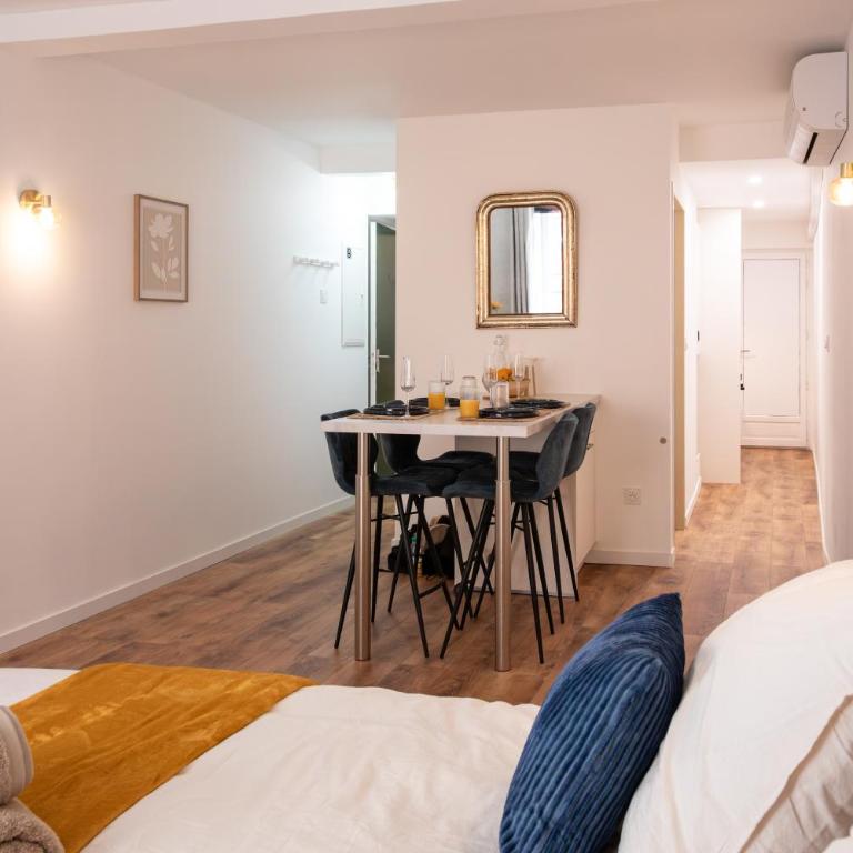 Le Mimosa - Centre-Ville - Élégance - Clim - Wifi - Studio Apartment with Queen Bed - 13