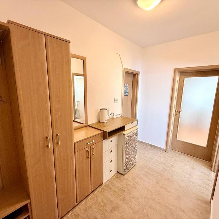 Sea Time Apartment - One-Bedroom Apartment with Balcony and Sea View - 9