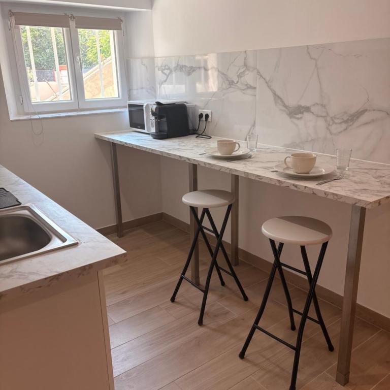 Studio indépendant 15 min des plages Parking - Apartment mit 1 Schlafzimmer - 2