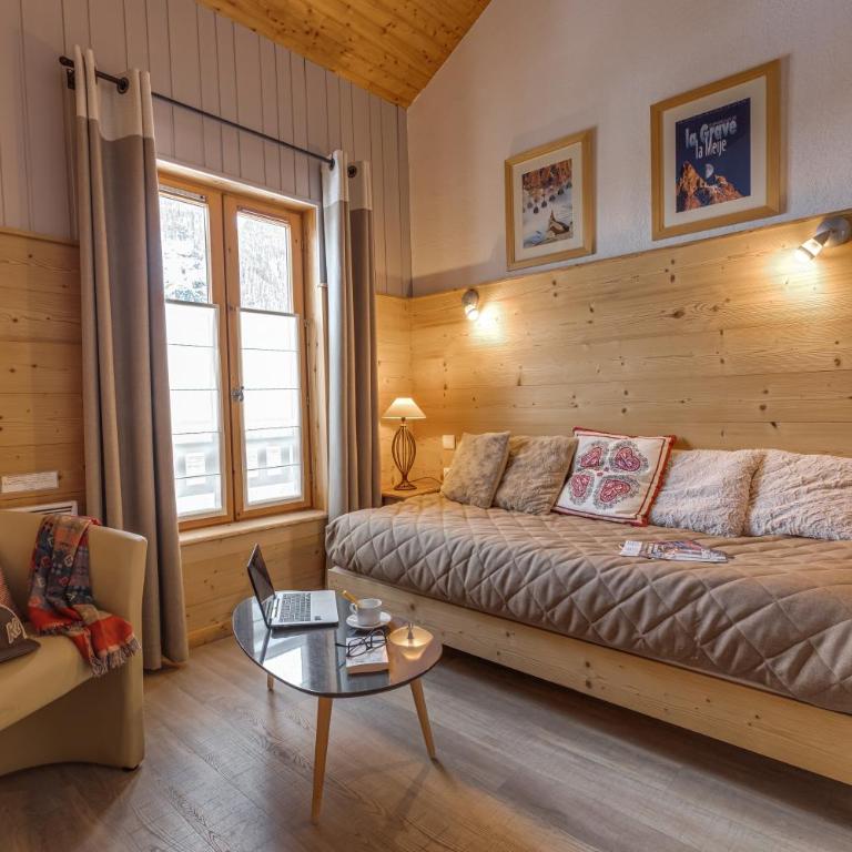 Chez Philippe - Appartements et Chalets - Panoramic Village vue Glaciers - Chambre Double Familiale - 1