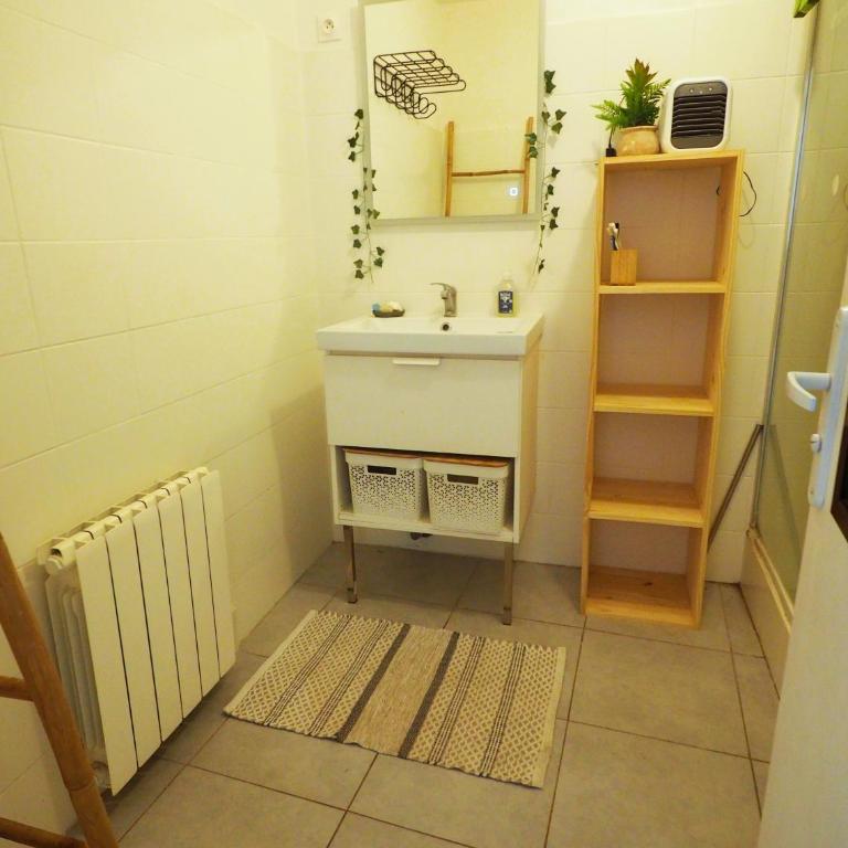 Voltaire YourHostHelper - Apartamento de 2 dormitorios - 10