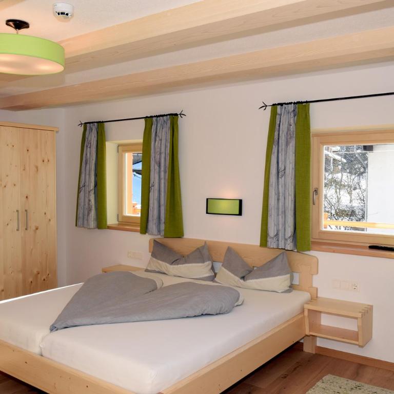 Hotel Biobauernhof Hinteraltensberg Wildschönau - Doppelzimmer mit Bergblick - 1