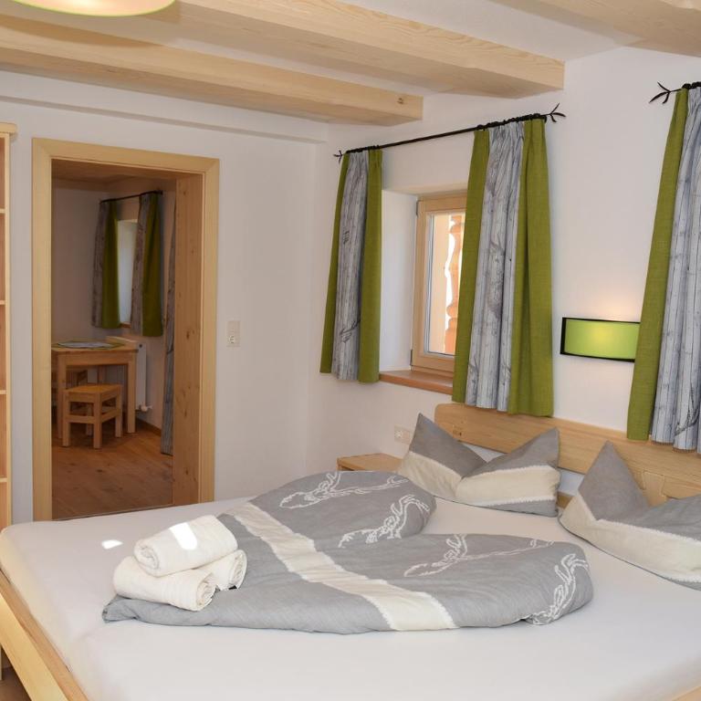Hotel Biobauernhof Hinteraltensberg Wildschönau - Familienzimmer mit Balkon - 4