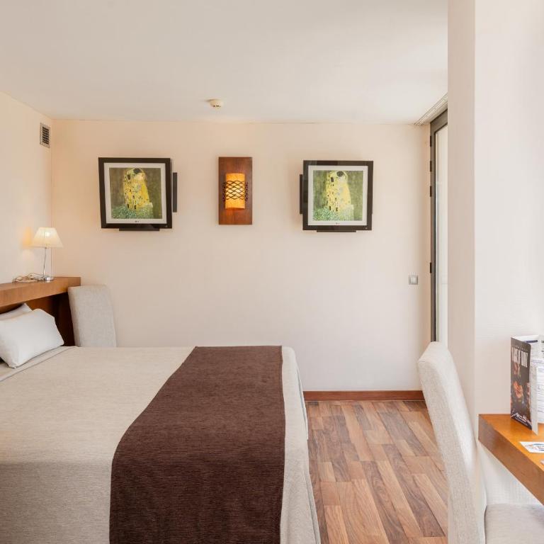 Hotel Don Paco - Habitación Doble Premium con balcón - 14