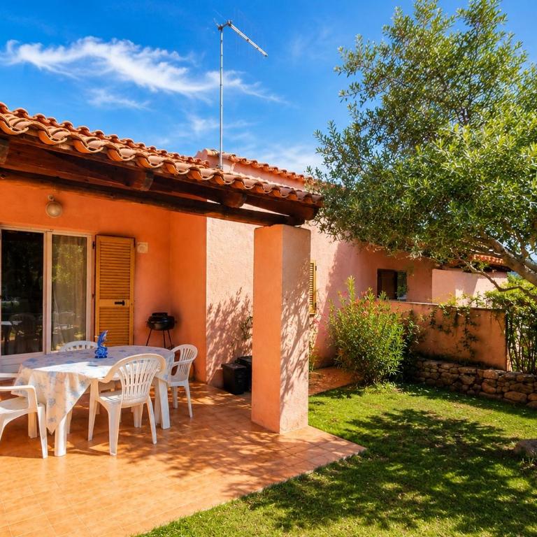 Conchiglia Family & Pet Friendly - Fenced Garden - 2BR - Near the Sea - Wi-Fi - AC - BBQ - Casa con 2 Camere da Letto - 2