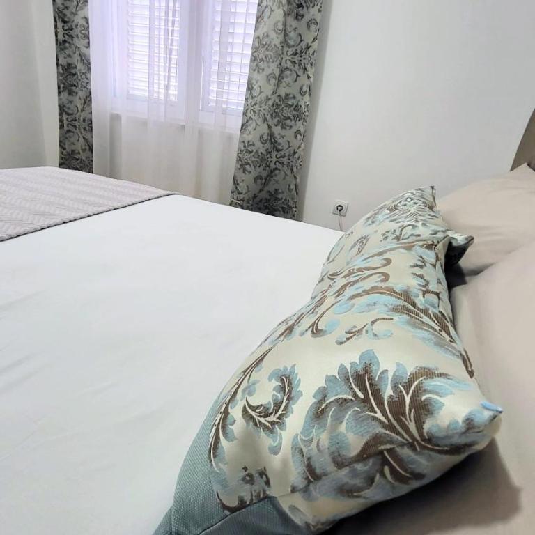 Villa Sonja Apartment & Garden - Two-Bedroom Apartment with Balcony and Sea View - 8