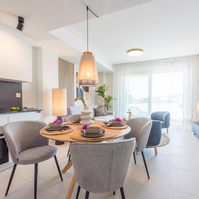 Modern Apartment with Terrace & Pool in Estepona - Deluxe Apartment mit 1 Schlafzimmer - 5