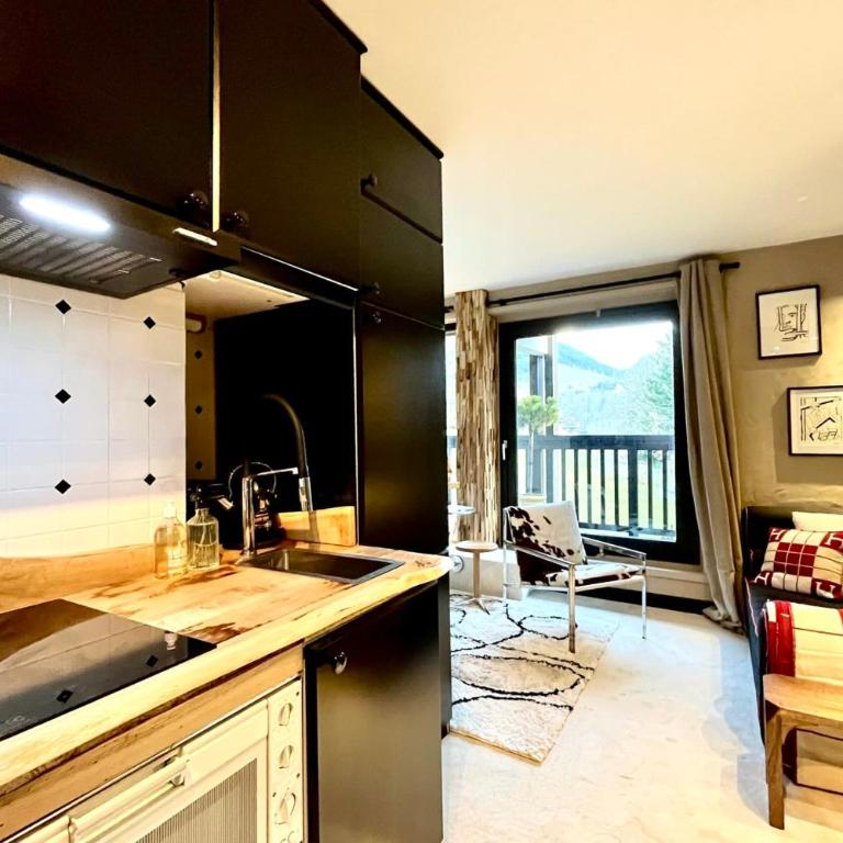 Bright apartment with balcony and pool - Estudio - 7