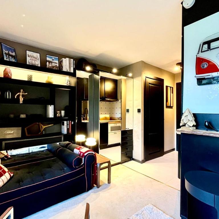 Bright apartment with balcony and pool - Estudio - 5