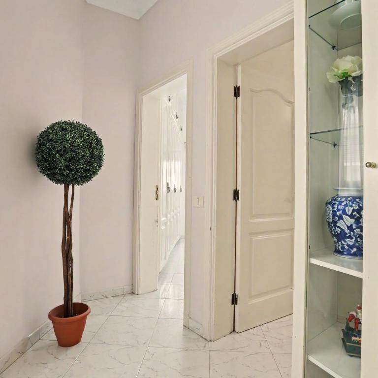Beach 2-bedroom in Los Cristianos - Two-Bedroom Apartment with Mountain View - 21