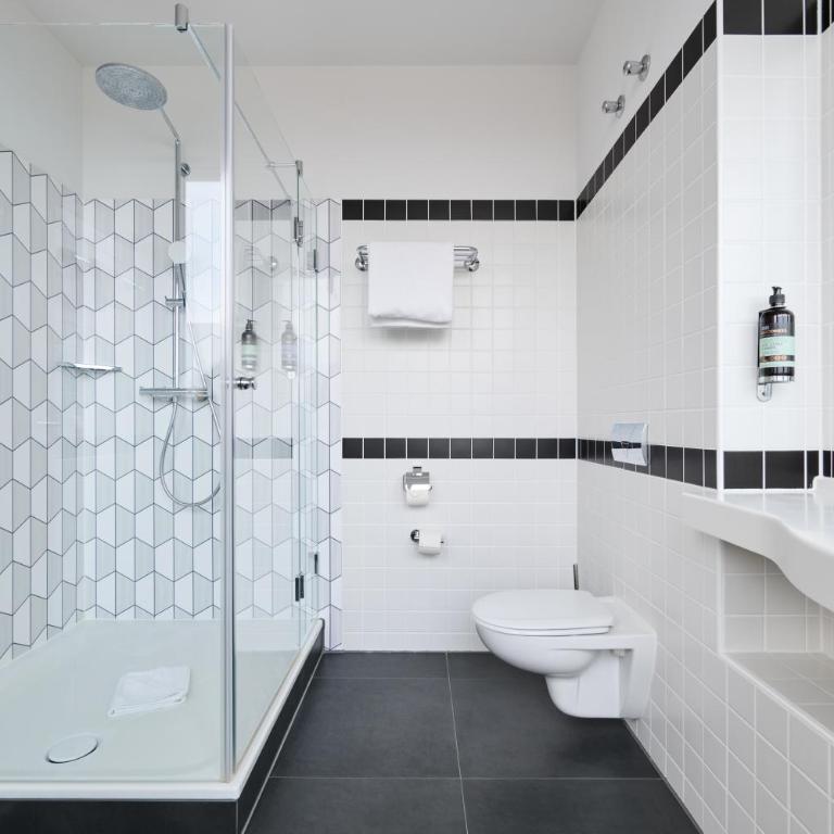Premier Inn München City Ost - Triple family room - 13