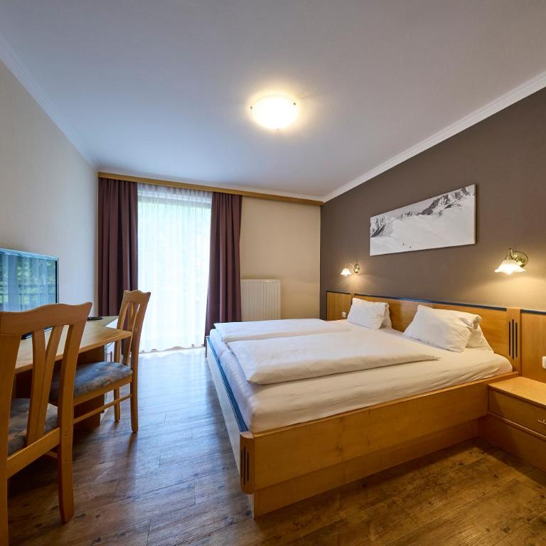 Hotel Bärenbachhof - Doppelzimmer mit Balkon - 7