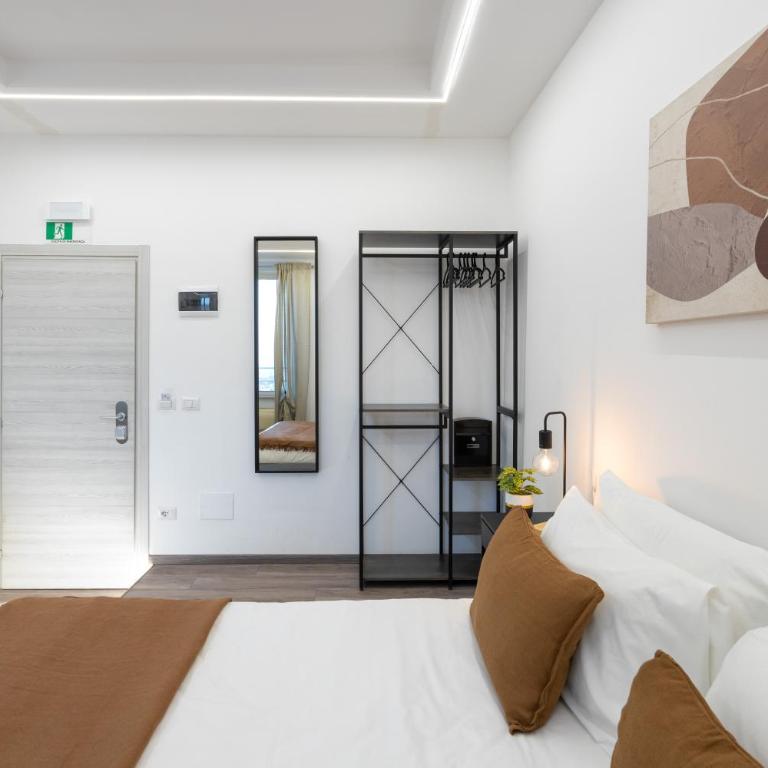 ReRent Rooms - 36 Trionfale Guesthouse - Camera Matrimoniale Standard - 2