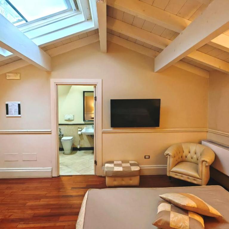 SANTA CHIARA SUITE HOTEL & SPA - Lecce - Camera Classic Matrimoniale/Doppia con Letti Singoli - 5