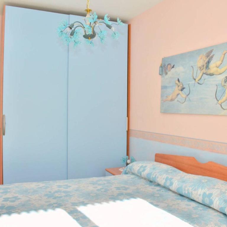 Three-Bedroom Apartment very close to the beach - Apartment - 9