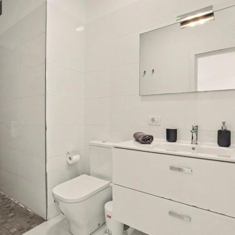 1-bedroom New beach apartment - Apartamento Superior de 1 dormitorio con balcón - 14