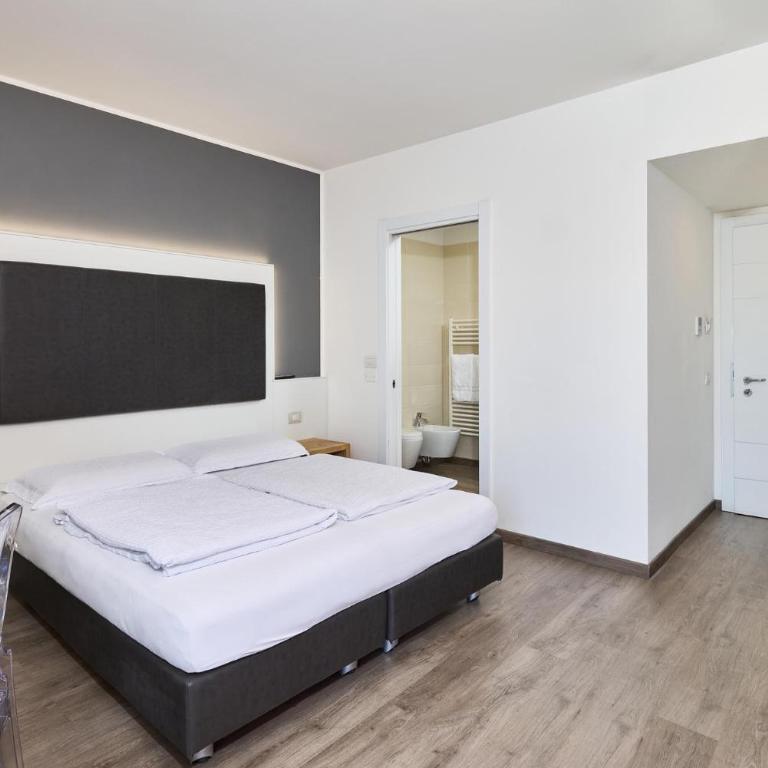 Rolly - Rooms & Restaurant - Camera Familiare con Terrazza - 4