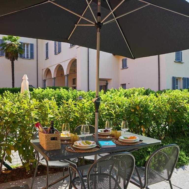 Elegant Duplex, Pool & Tennis, Private Garden & Parking, Como Lake View - One-Bedroom Apartment - 30