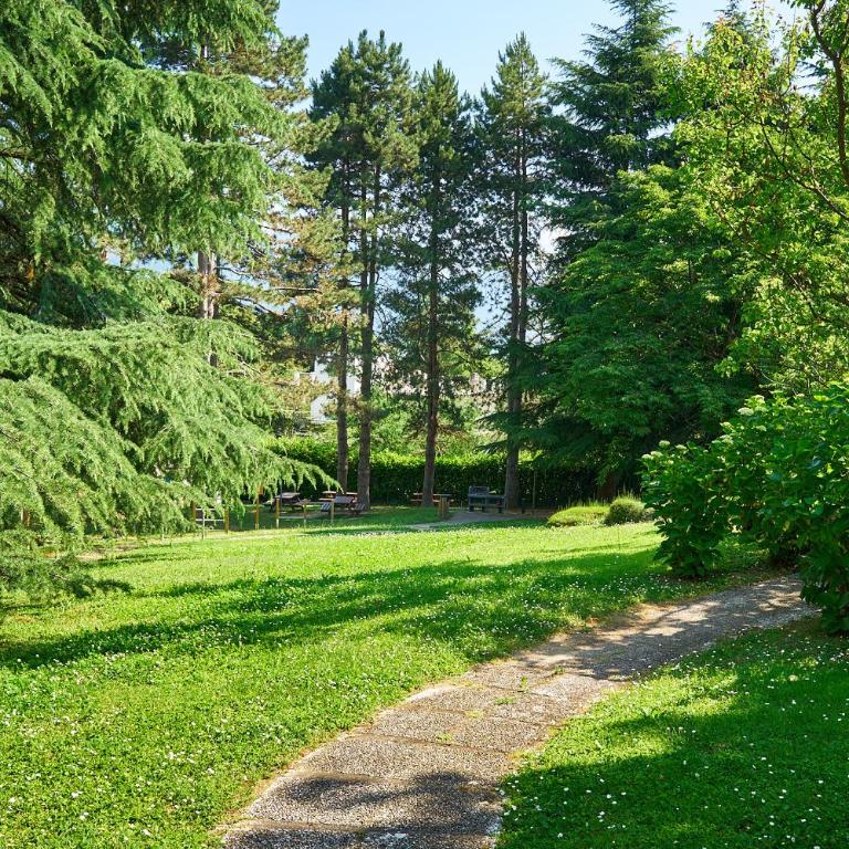 Elegant Duplex, Pool & Tennis, Private Garden & Parking, Como Lake View - One-Bedroom Apartment - 52